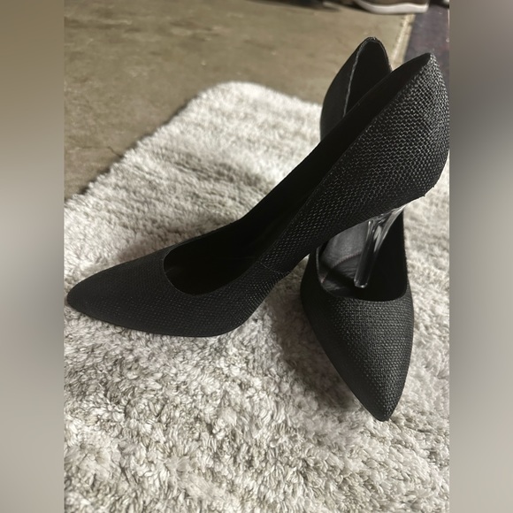 NEW— Isaac Mizrahi black heels Sz 9 - Picture 4 of 5